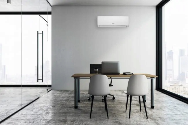 Klimatyzator ścienny GREE Pular Shiny Biały Wi-Fi 2,5kW Nowość Zestaw 3mb Klasa energetyczna- ogrzewanie A+